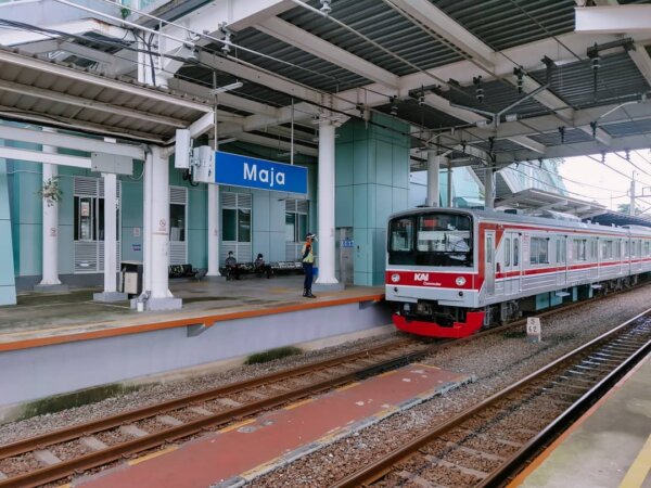 KRL Commuter Line Maja
